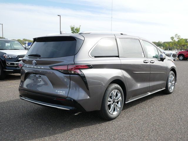 2024 Toyota Sienna Platinum