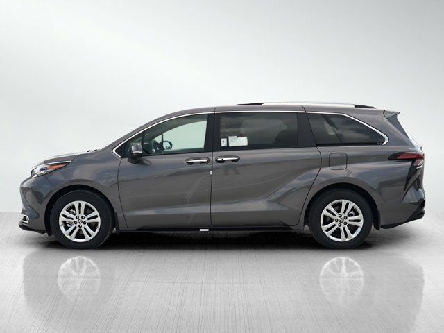 2024 Toyota Sienna Platinum