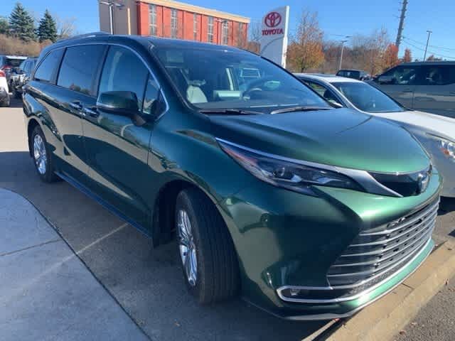 2024 Toyota Sienna Platinum