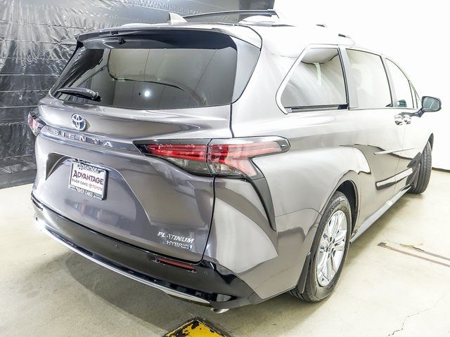 2024 Toyota Sienna Platinum