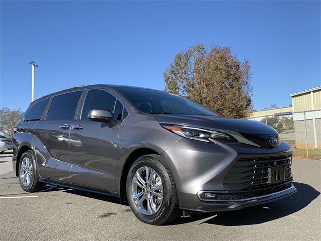 2024 Toyota Sienna Platinum