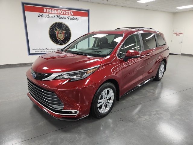 2024 Toyota Sienna Platinum