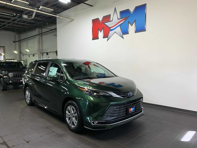 2024 Toyota Sienna Platinum