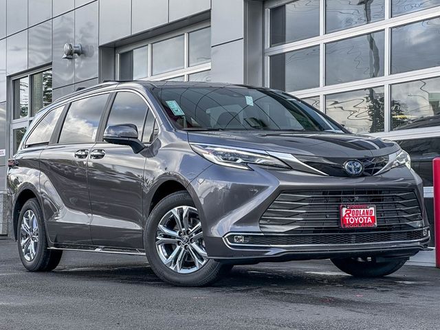 2024 Toyota Sienna Platinum