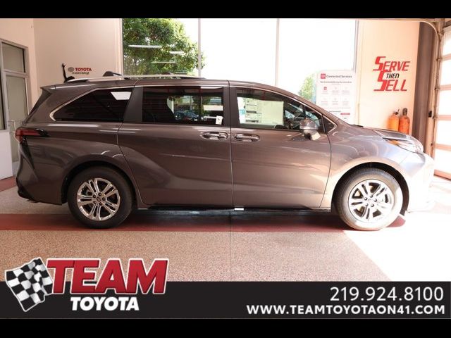 2024 Toyota Sienna Platinum