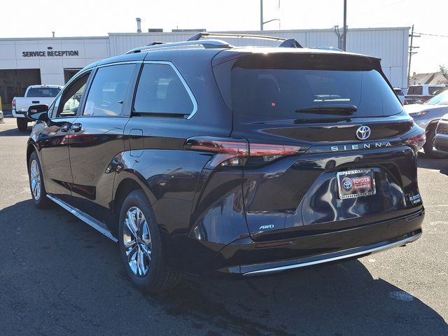 2024 Toyota Sienna Platinum