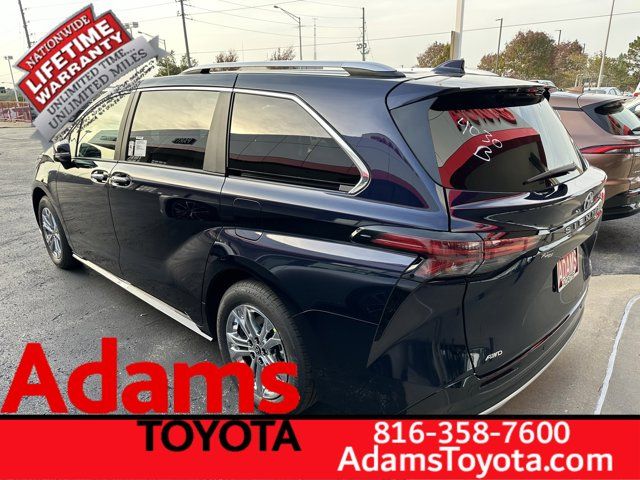 2024 Toyota Sienna Platinum