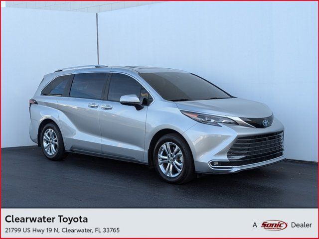 2024 Toyota Sienna Platinum