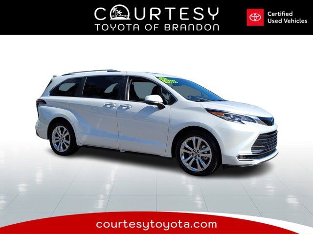 2024 Toyota Sienna Platinum