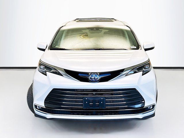 2024 Toyota Sienna Platinum