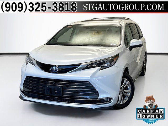 2024 Toyota Sienna Platinum