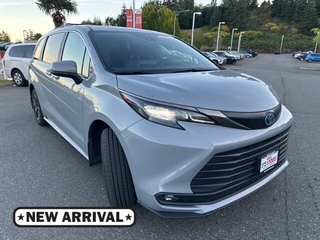 2024 Toyota Sienna Woodland Edition