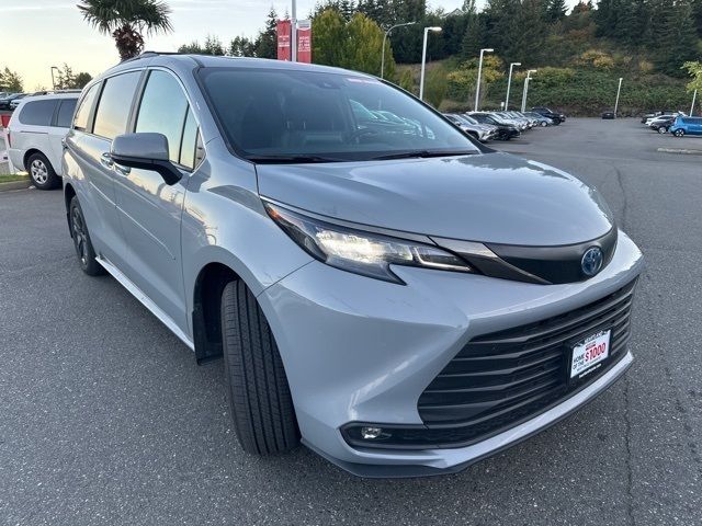 2024 Toyota Sienna Woodland Edition