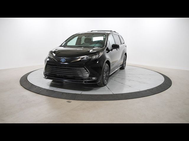 2024 Toyota Sienna Woodland Edition