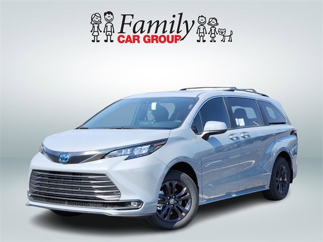 2024 Toyota Sienna Woodland Edition