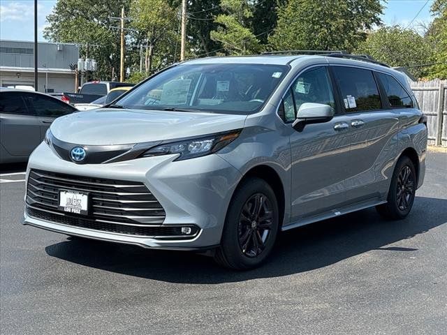 2024 Toyota Sienna Woodland Edition