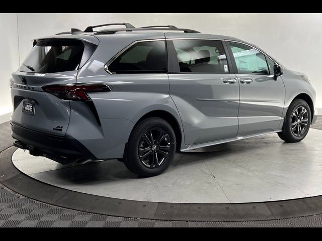 2024 Toyota Sienna Woodland Edition