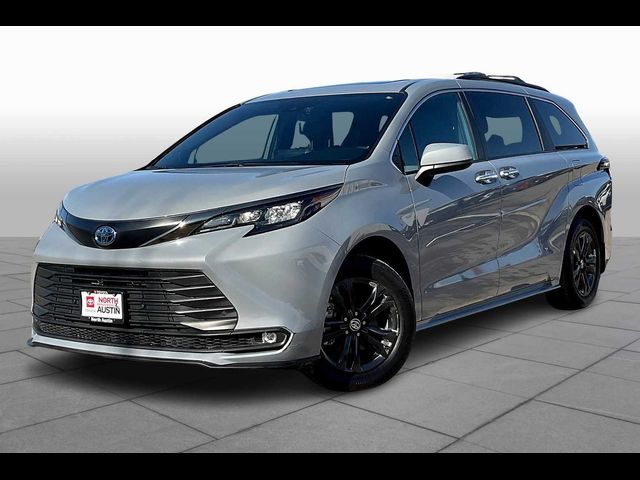 2024 Toyota Sienna Woodland Edition