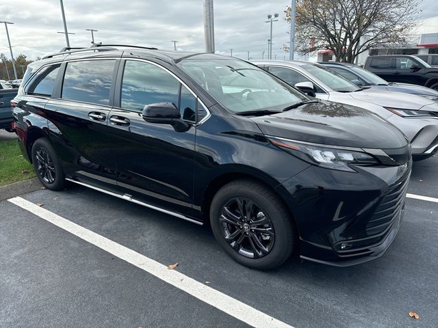 2024 Toyota Sienna Woodland Edition