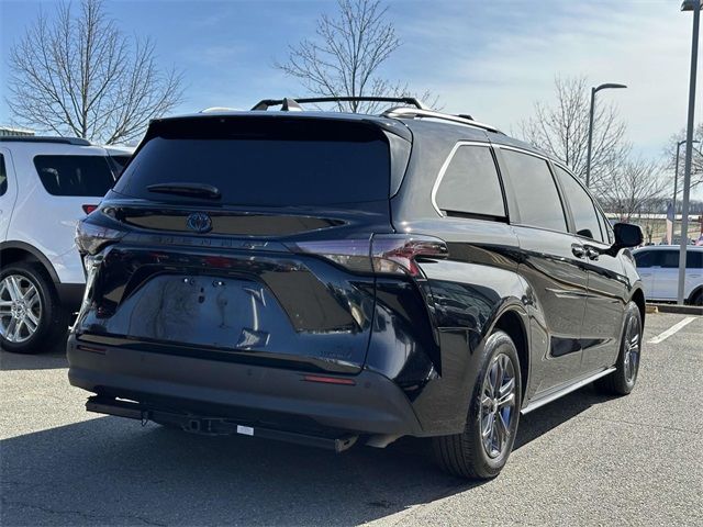 2024 Toyota Sienna Woodland Edition