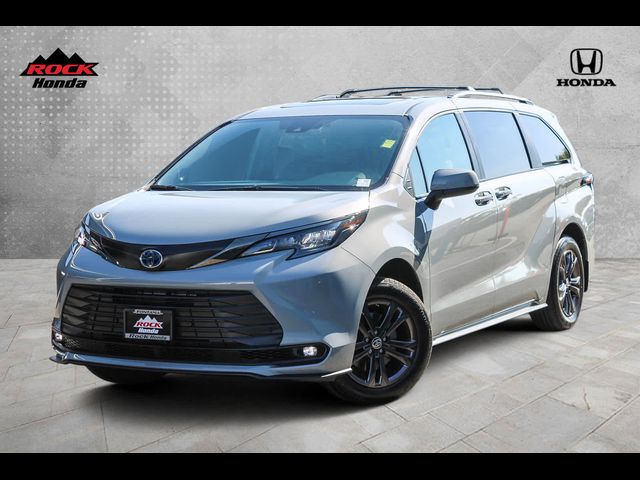 2024 Toyota Sienna Woodland Edition