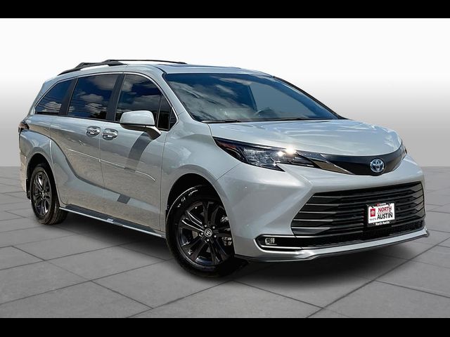 2024 Toyota Sienna Woodland Edition