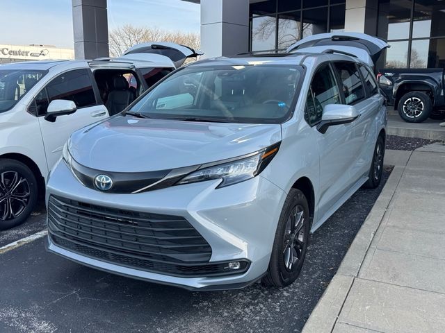 2024 Toyota Sienna Woodland Edition