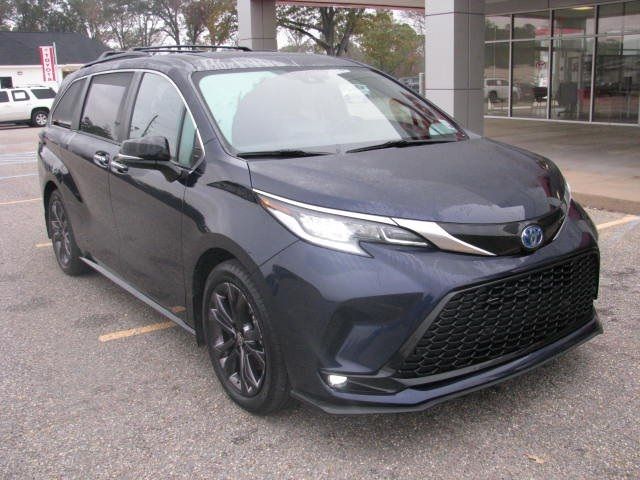 2024 Toyota Sienna XLE