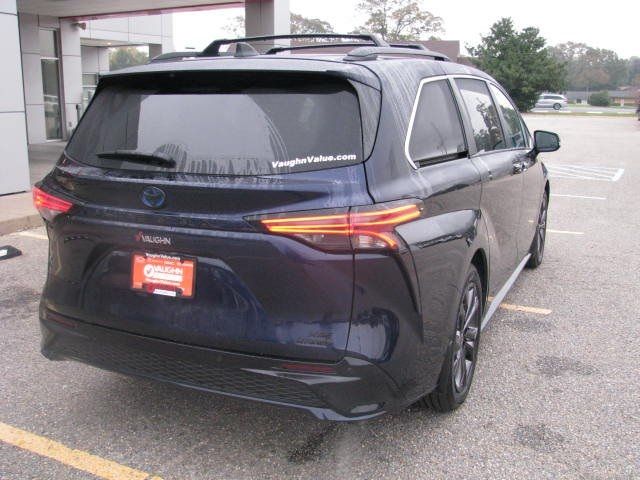 2024 Toyota Sienna XLE