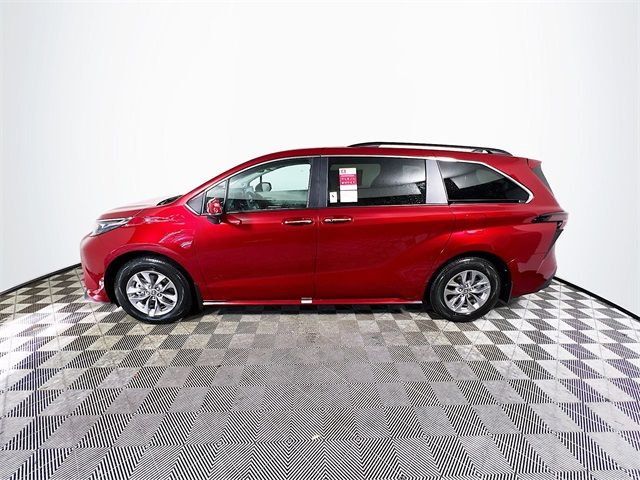 2024 Toyota Sienna XLE