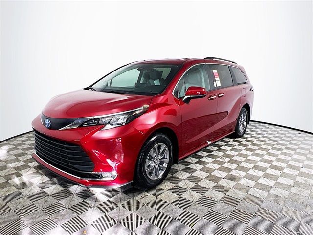 2024 Toyota Sienna XLE