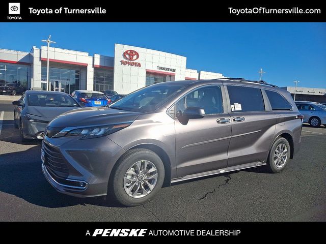 2024 Toyota Sienna XLE