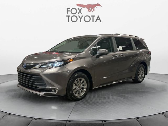 2024 Toyota Sienna XLE