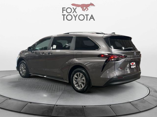 2024 Toyota Sienna XLE