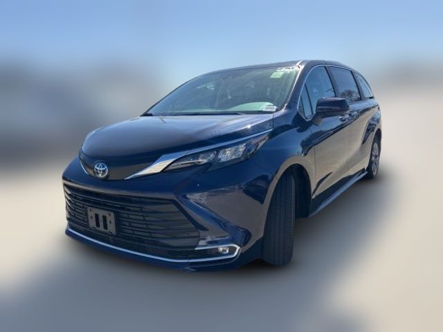 2024 Toyota Sienna XLE