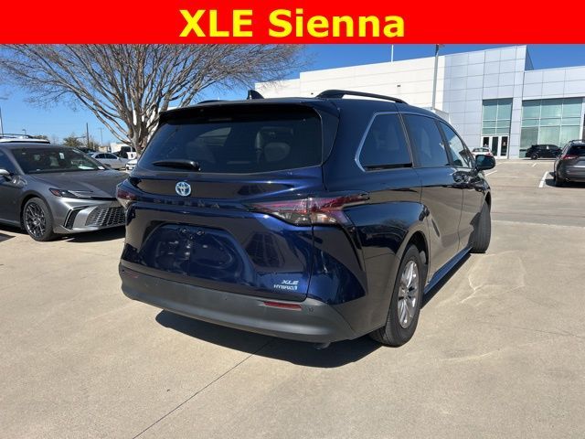 2024 Toyota Sienna XLE