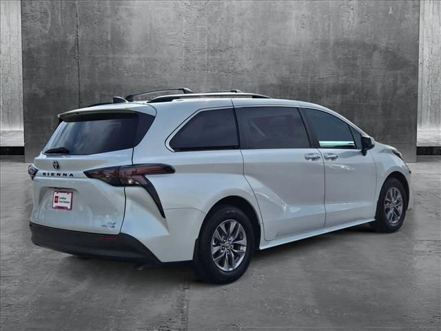 2024 Toyota Sienna XLE