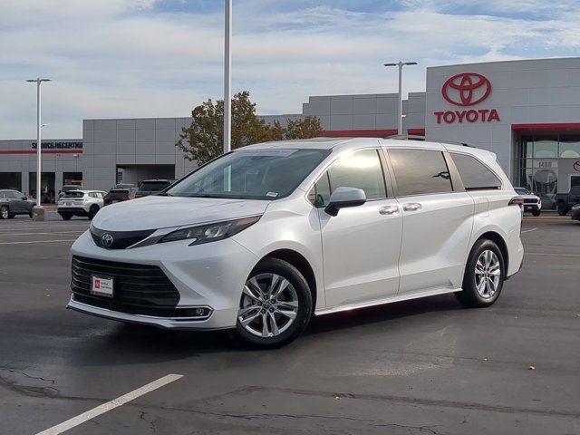 2024 Toyota Sienna XLE