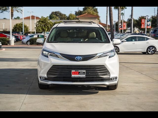 2024 Toyota Sienna XLE