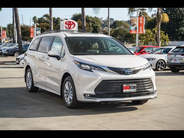 2024 Toyota Sienna XLE