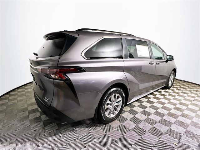 2024 Toyota Sienna XLE