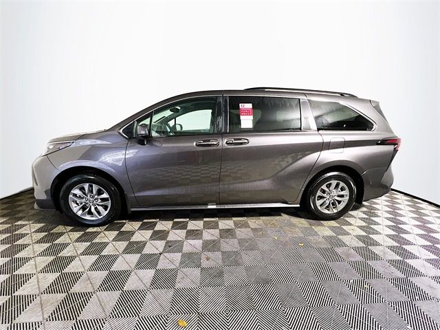 2024 Toyota Sienna XLE