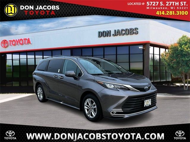 2024 Toyota Sienna XLE