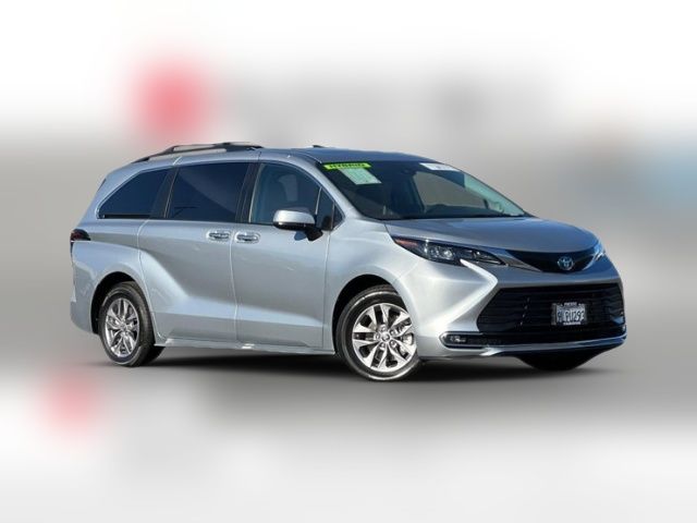 2024 Toyota Sienna XLE