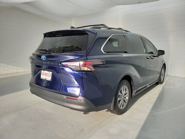 2024 Toyota Sienna XLE