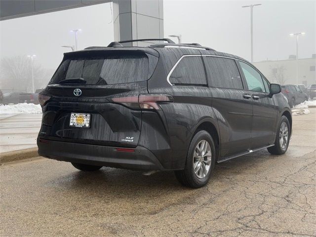 2024 Toyota Sienna XLE