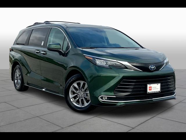 2024 Toyota Sienna XLE