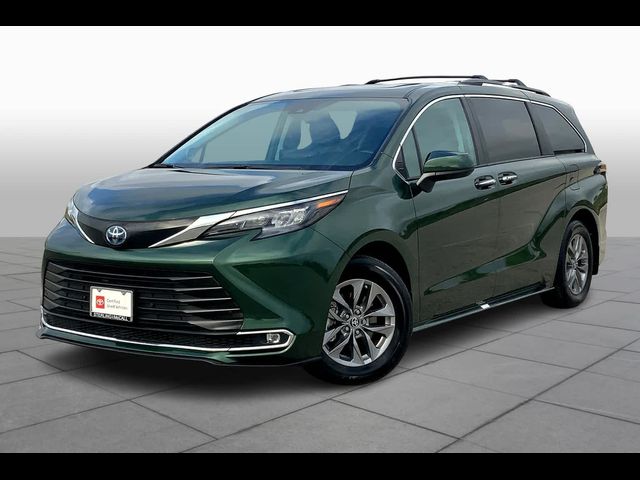 2024 Toyota Sienna XLE