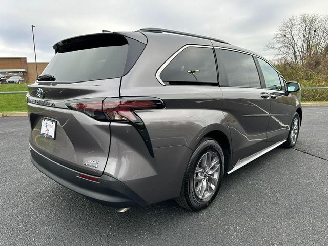 2024 Toyota Sienna XLE