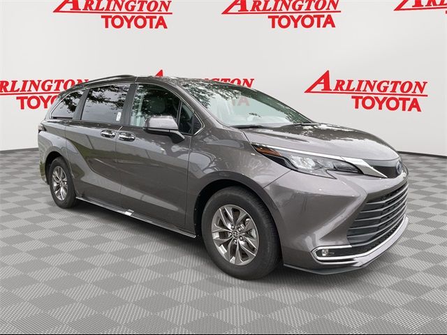 2024 Toyota Sienna XLE